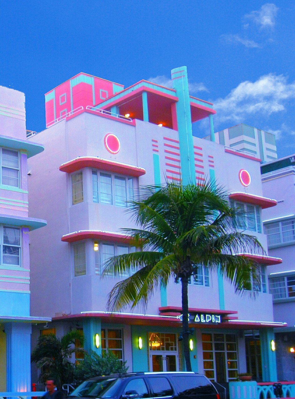 Ralph Lauren, Miami Beach  Art deco architecture, Beach art, Miami beach